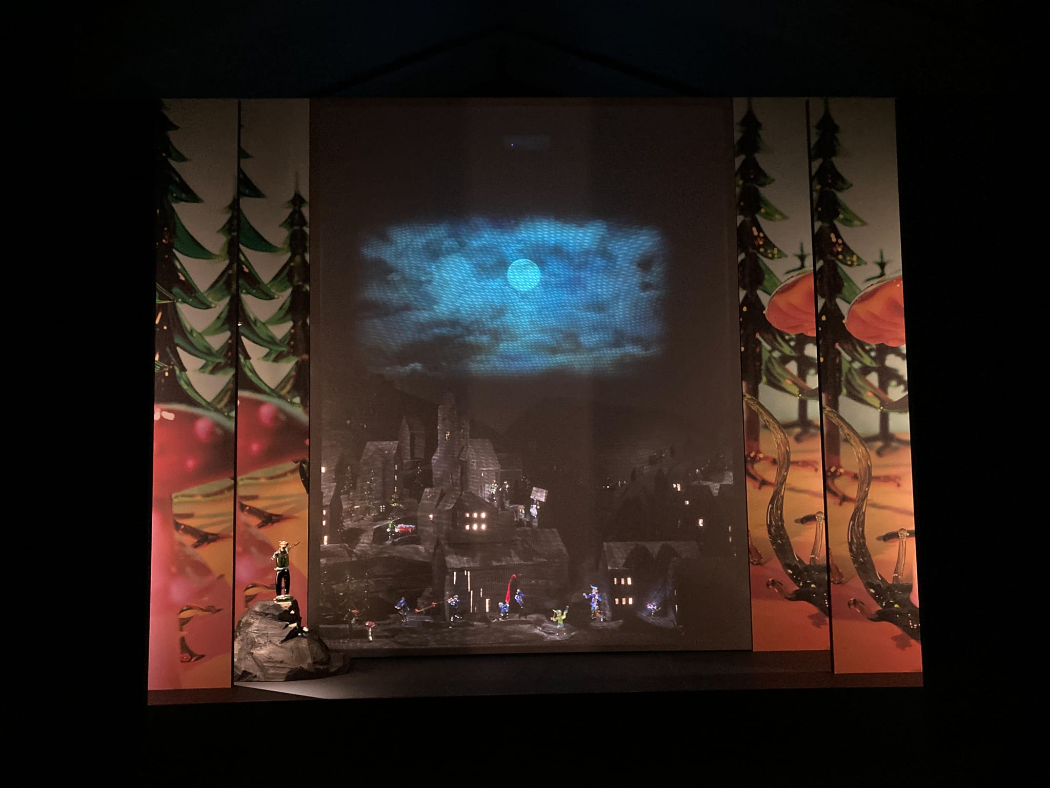 im ELIAS Theater -die Show beginnt